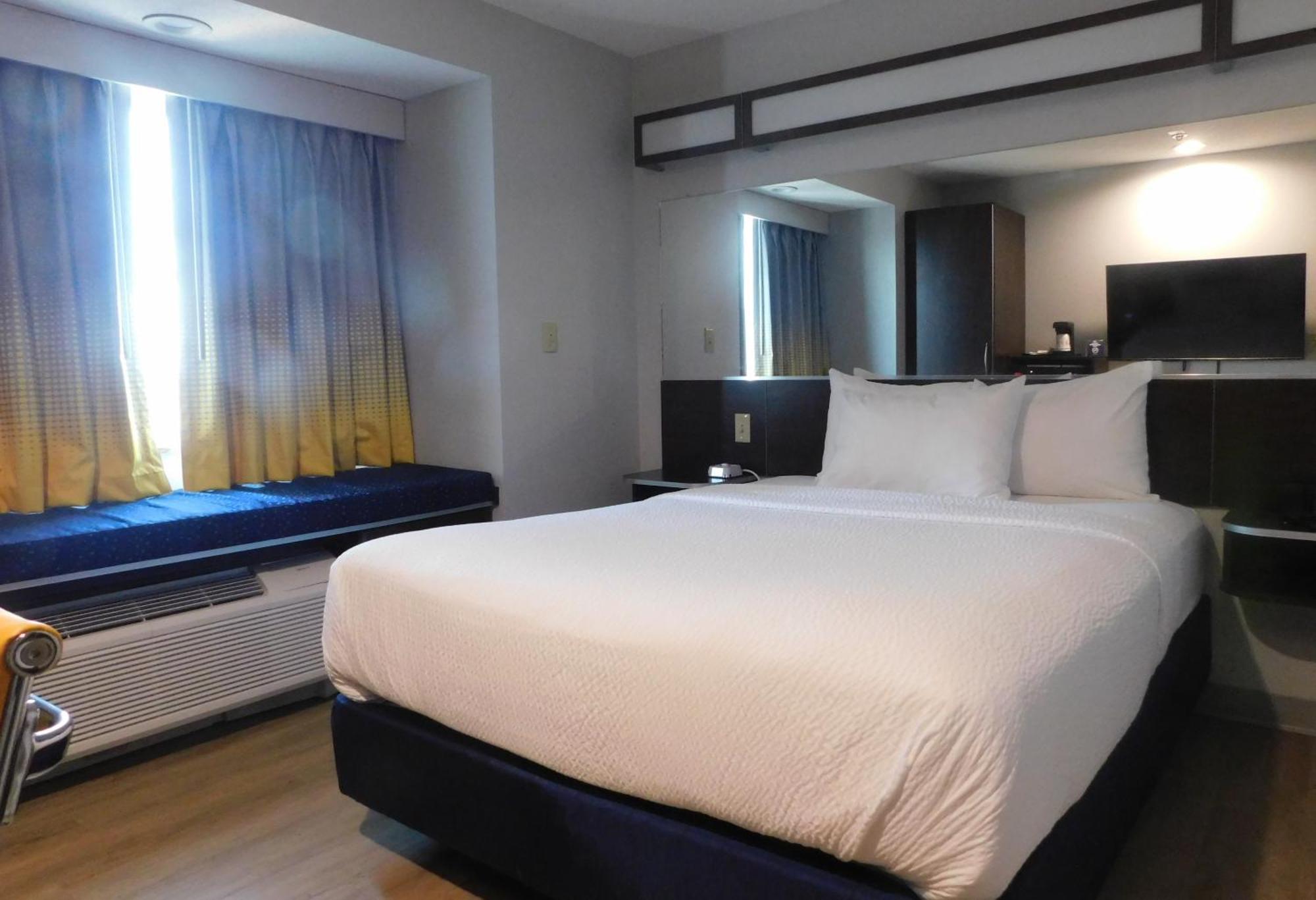 Microtel Inn & Suites By Wyndham Wheeling At The Highlands Triadelphia Buitenkant foto