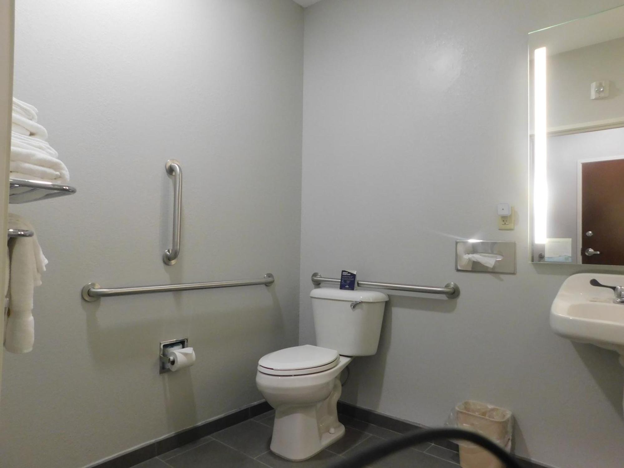 Microtel Inn & Suites By Wyndham Wheeling At The Highlands Triadelphia Buitenkant foto