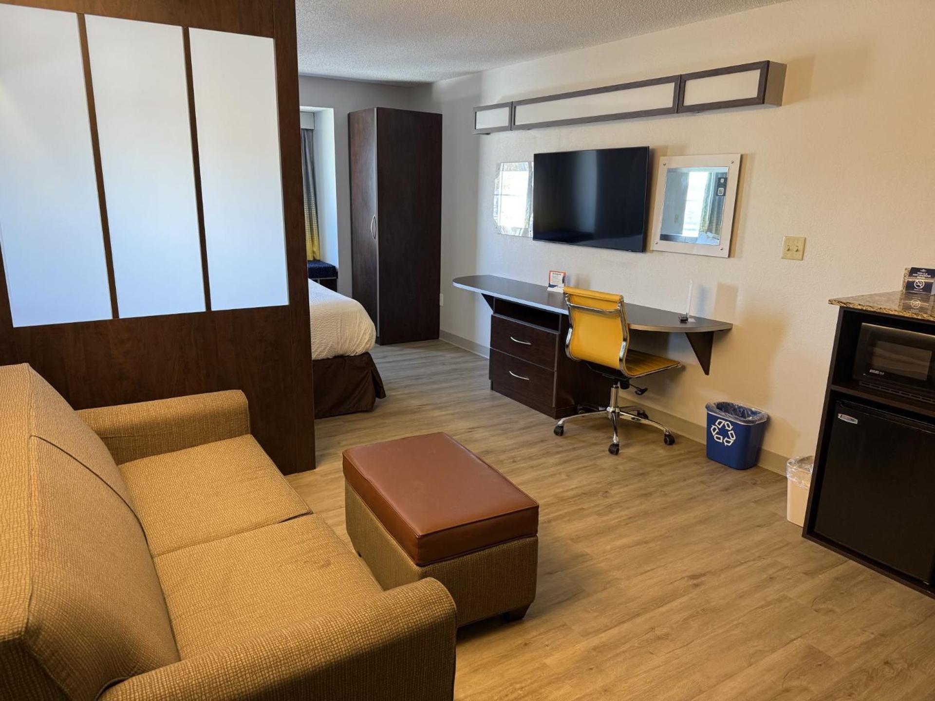 Microtel Inn & Suites By Wyndham Wheeling At The Highlands Triadelphia Buitenkant foto