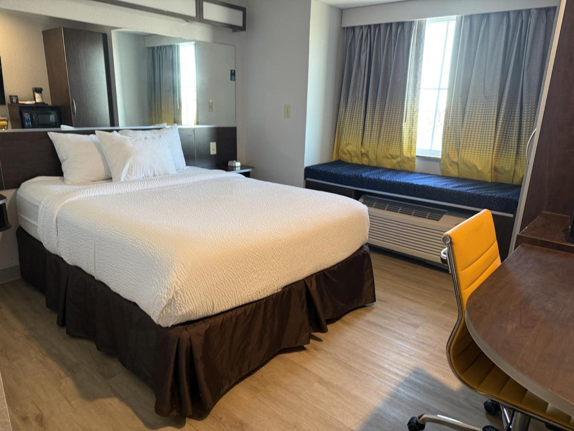 Microtel Inn & Suites By Wyndham Wheeling At The Highlands Triadelphia Buitenkant foto
